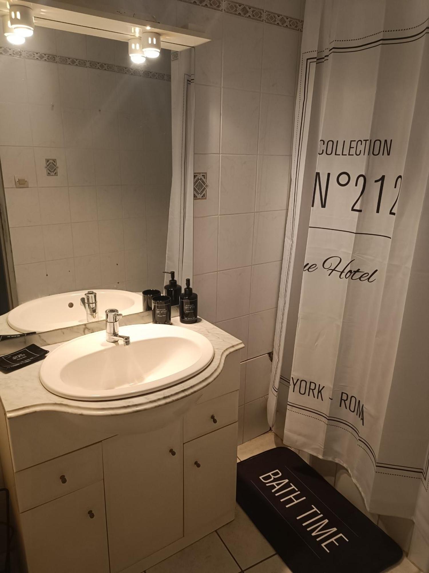 Grand Studio Meuble Chez Coco 로만스수르아이져 외부 사진